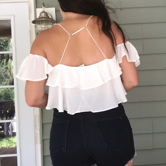 << Ruffle Off the Shoulder Crop Top >> - Picture 3 of 5